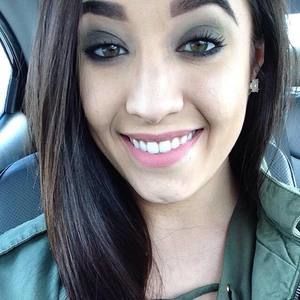 Meet your Posher, Cassie